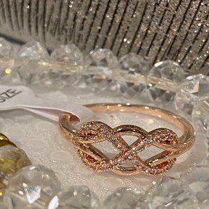 Gorgeous Rose Gold color Ring for Women.Size 8,9